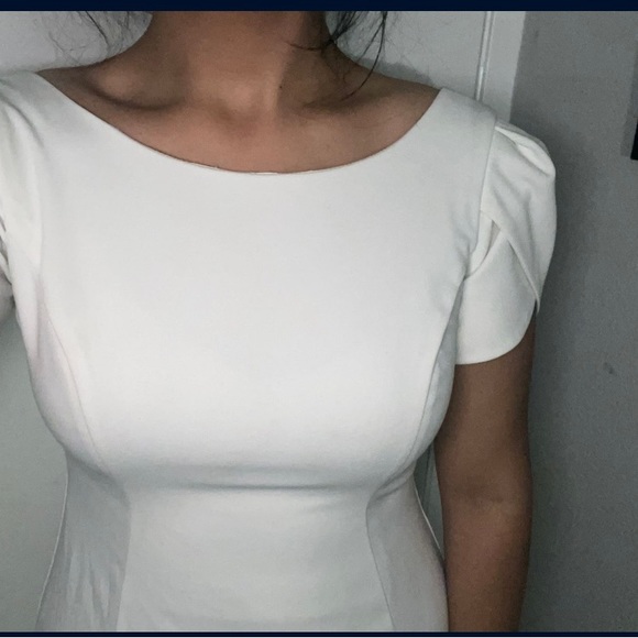 Tulip sleeved dress - Picture 4 of 4